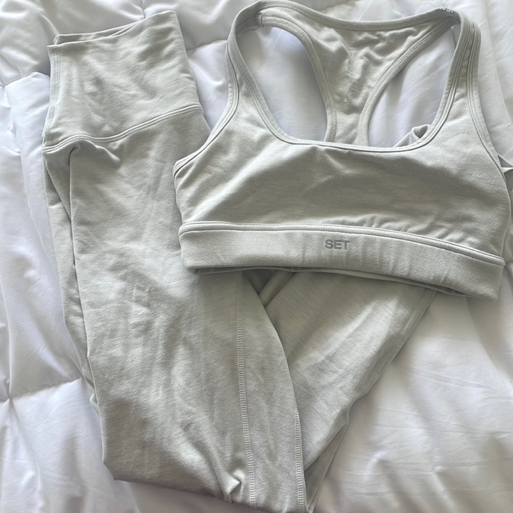 SET ACTIVE Light Gray workout outfit